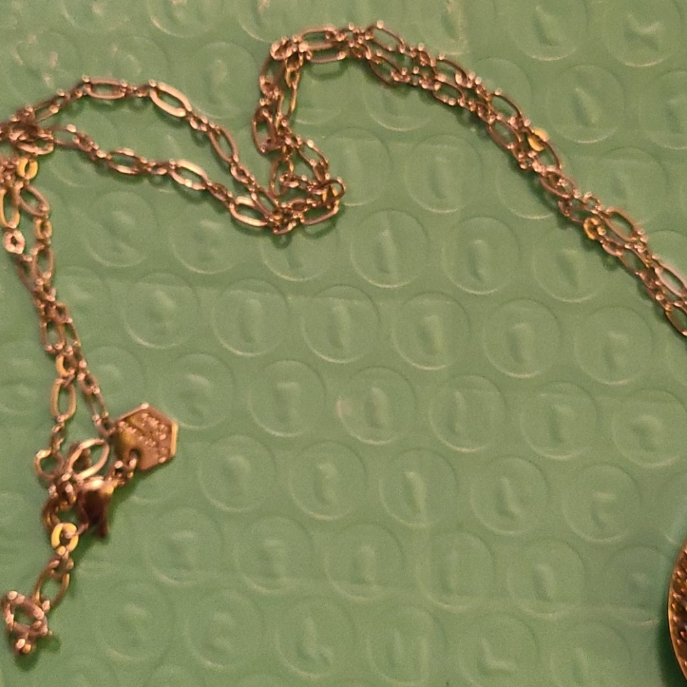 Origami Owl locket necklace - Picture 3 of 4